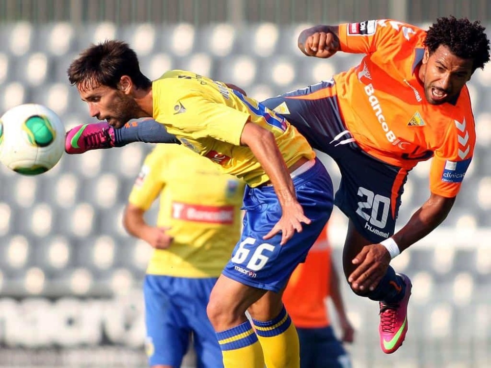 问鼎娱乐- 荷甲赛程吃紧，波尔图转会期单刀错失，态度坚定，年轻球员得到机会