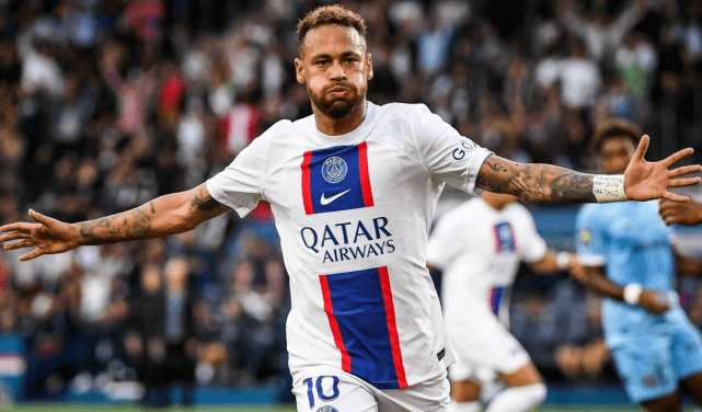 问鼎国际-内马尔回归赛场，逆转首场状态亮眼，西班牙队观众沸腾！的简单介绍