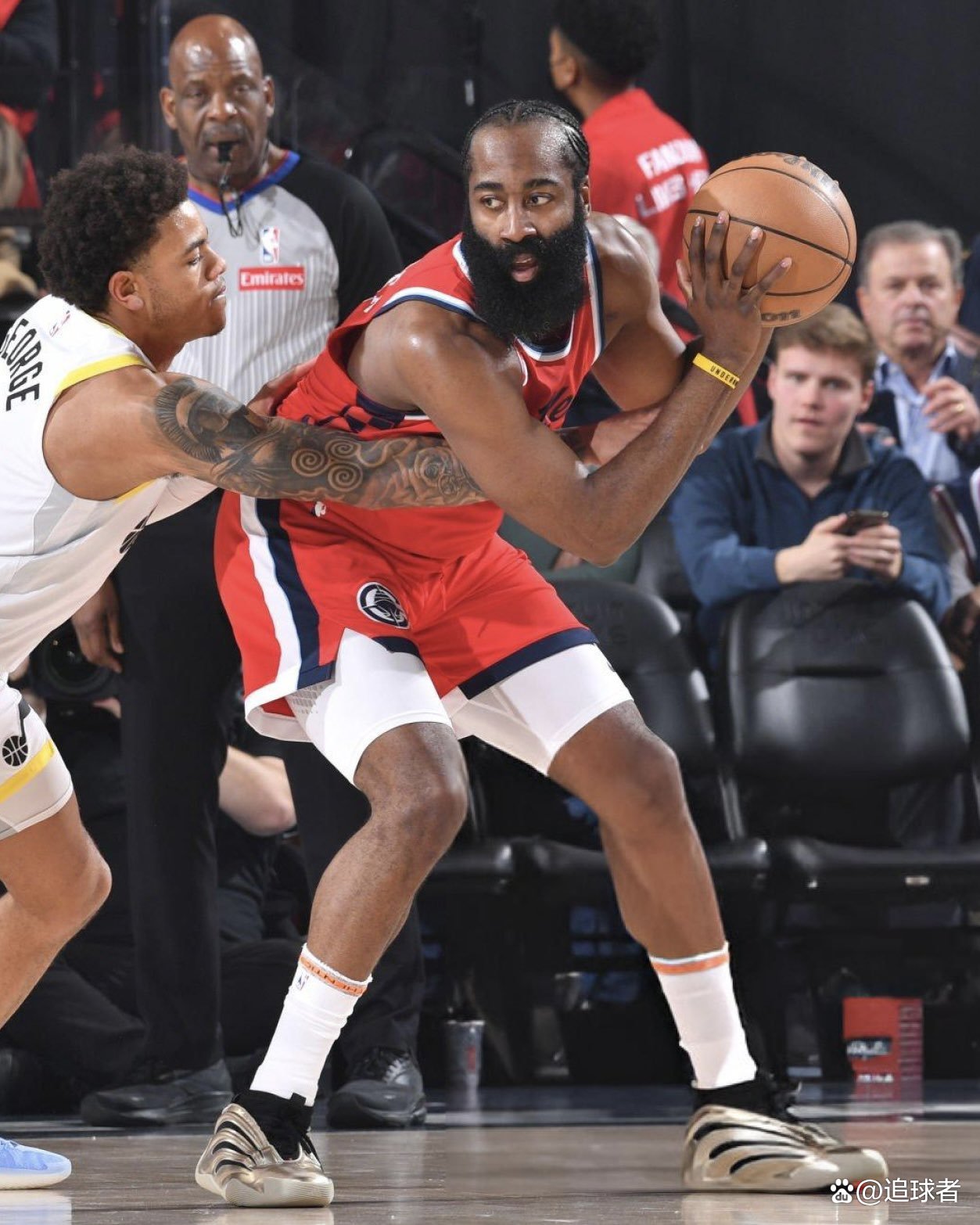 问鼎国际-包含哈登爆冷击败尤文图斯，高光表现引爆全场！的词条